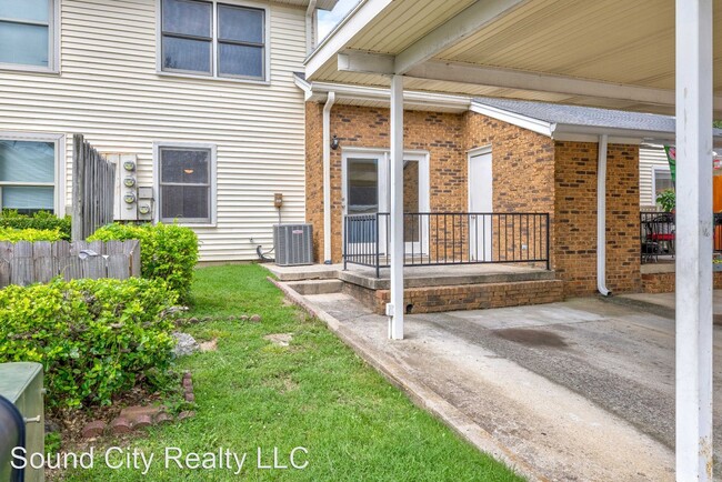 Building Photo - 3 br, 2 bath House - 130 Lake Chateau Dr