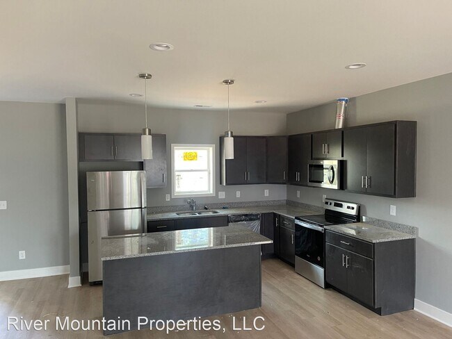 Building Photo - 4 br, 3.5 bath House - 1753 Staniel Dr.