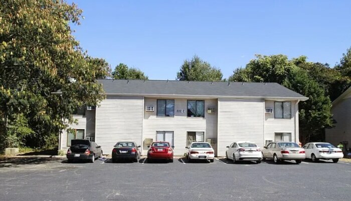 Foto principal - 220 Walnut Hill Dr
