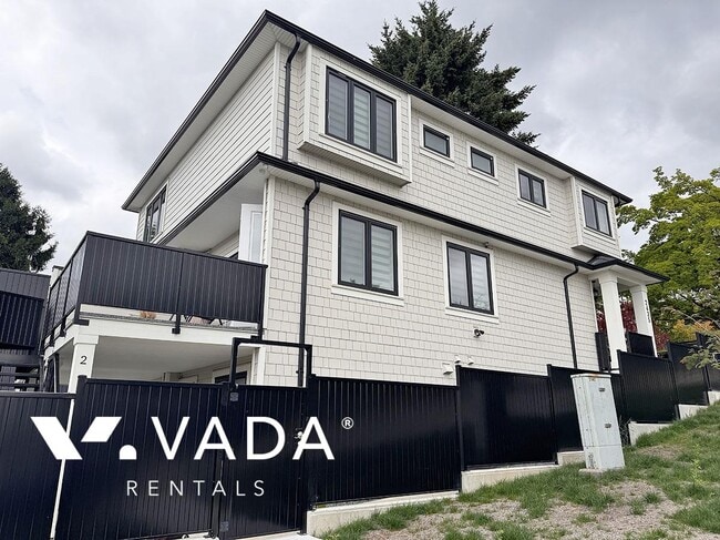 Building Photo - 2435 Nootka St
