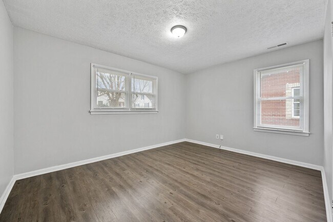Foto del edificio - 713 Ann Ave