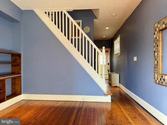Building Photo - 206 Rector St
