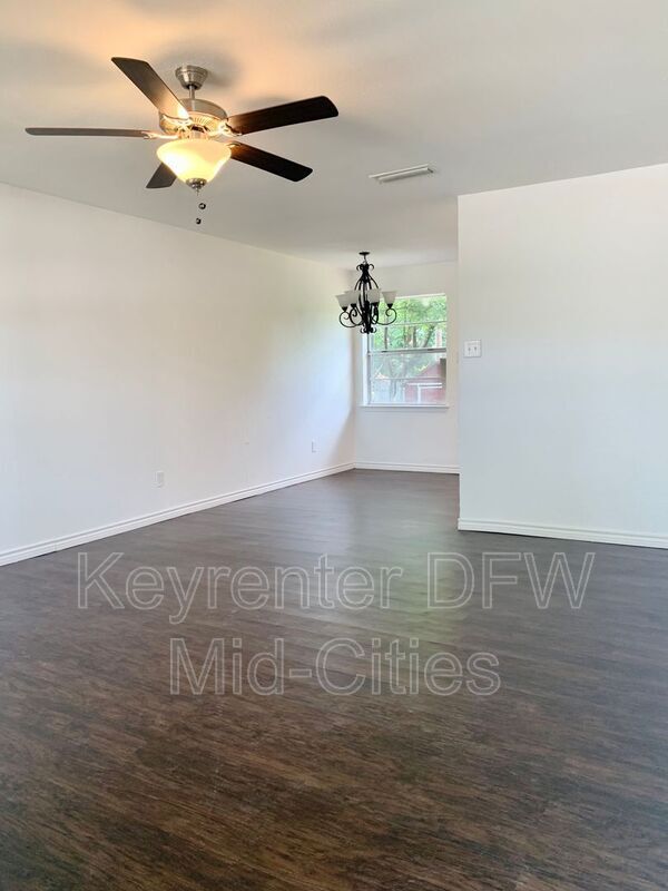 Foto del edificio - 1206 Curtis Dr