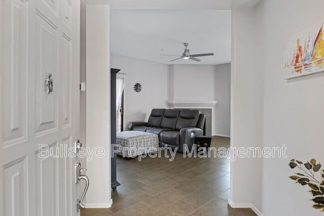 Building Photo - 15050 N Thompson Peak Pkwy