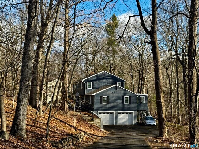 Building Photo - 6 Redcoat Ln