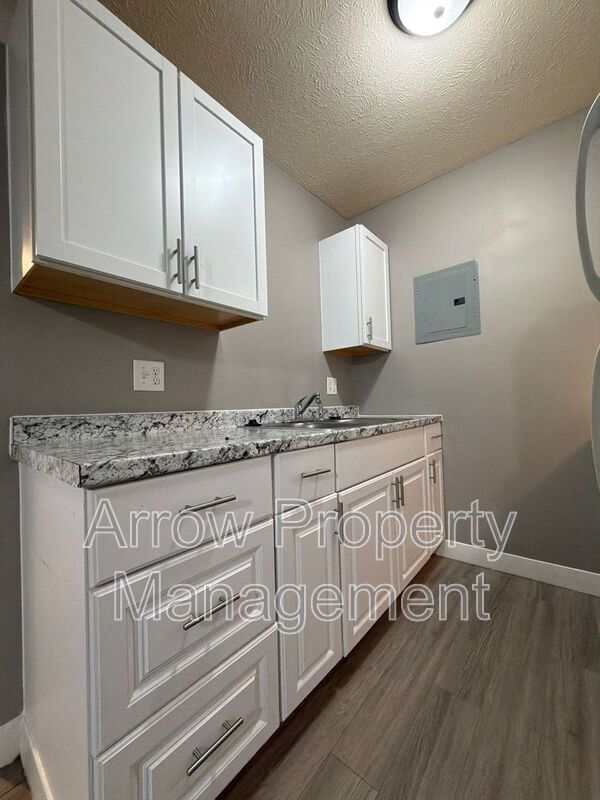Building Photo - 1730 G St