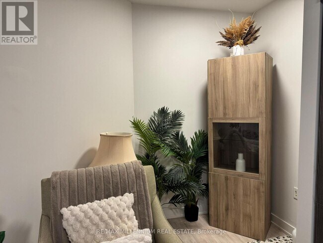 Photo du bâtiment - 27 Bathurst St