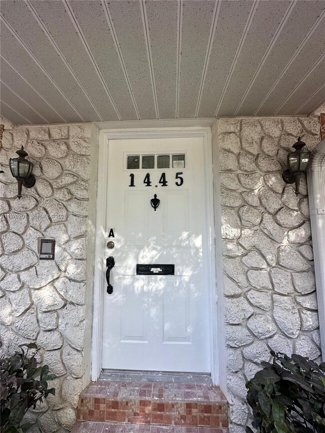 Building Photo - 1445 Grant St