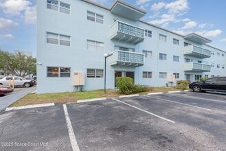 Building Photo - 223 Columbia Dr