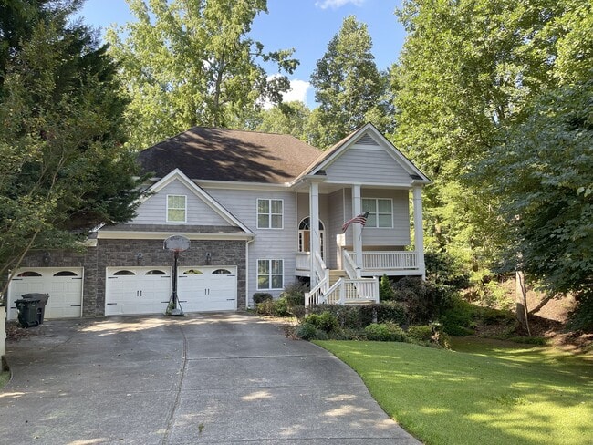 Building Photo - 1371 Stonehenge Ct NW