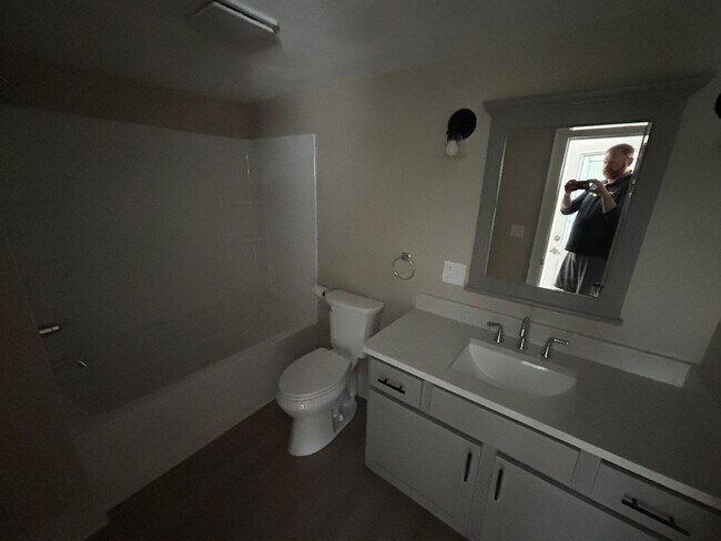 Foto del edificio - Updated Single Family Home in Maine Endwel...