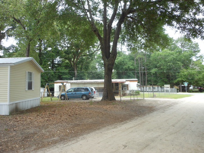 Building Photo - Barineau Mobile Home Park