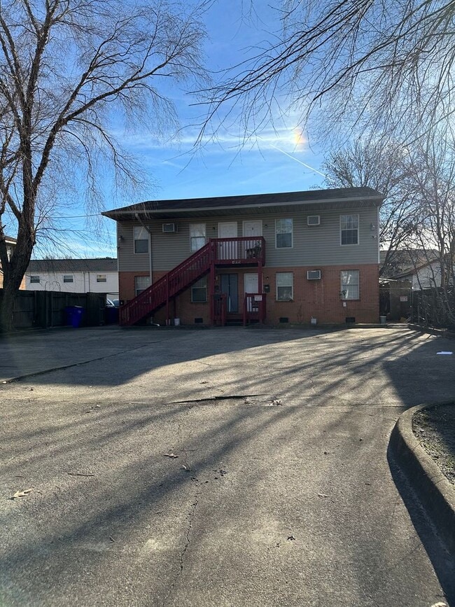 Building Photo - 405 E Little Creek Rd