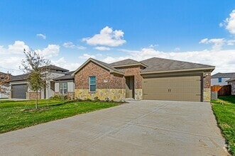Building Photo - 122 Goel St