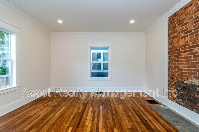Building Photo - 1209 Forest Ave
