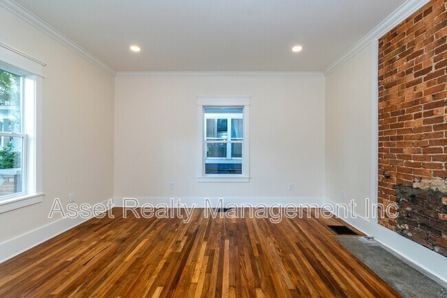 Foto del edificio - 1209 Forest Ave