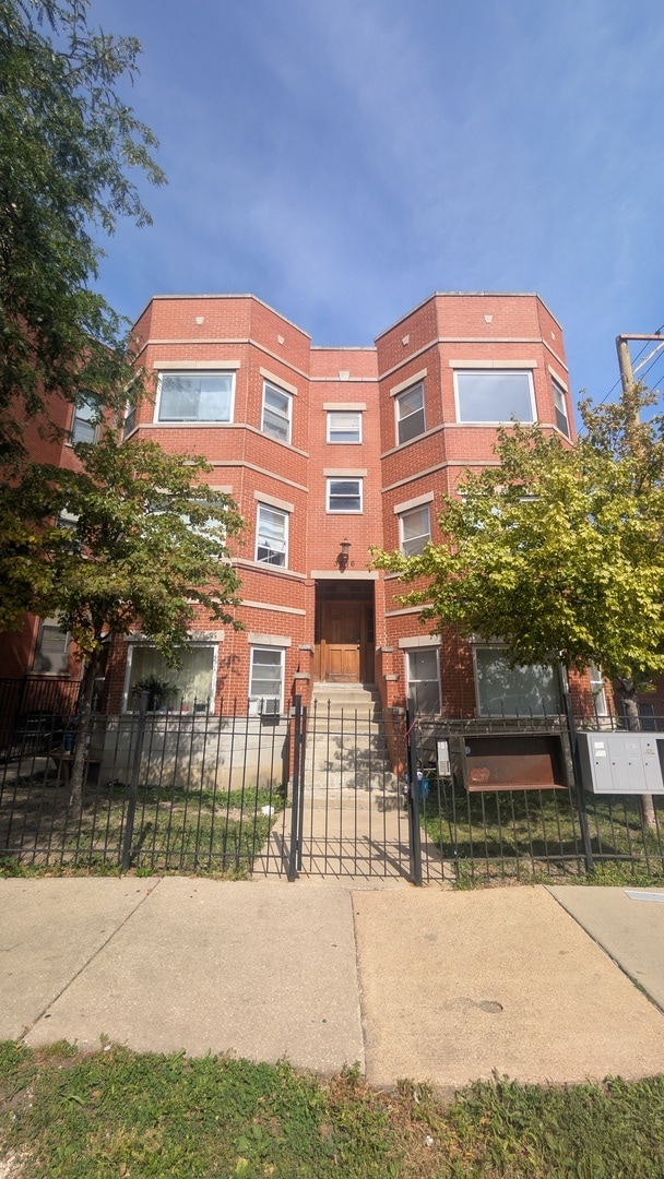Building Photo - 3536 W Monroe St