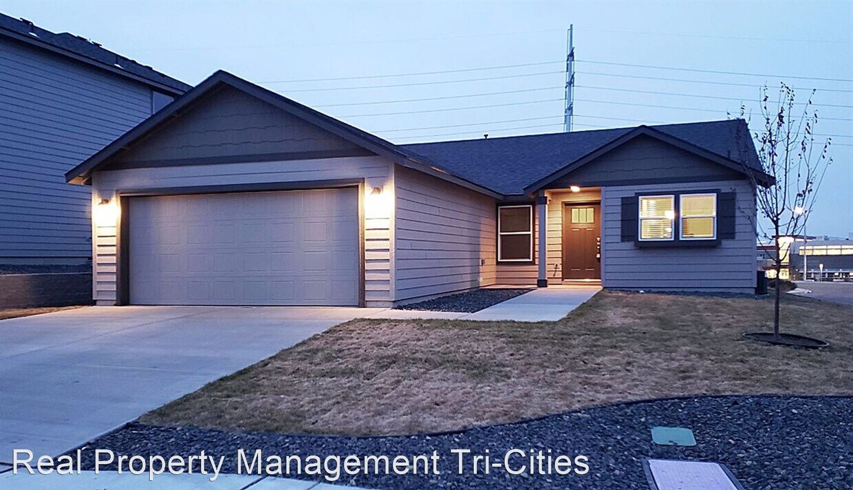 Foto principal - 3 br, 2 bath House - 3001 Duval Loop