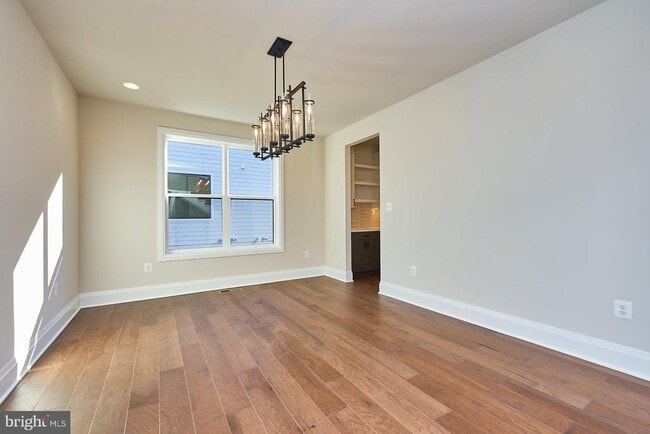 Foto del edificio - 6845 Churchill Rd