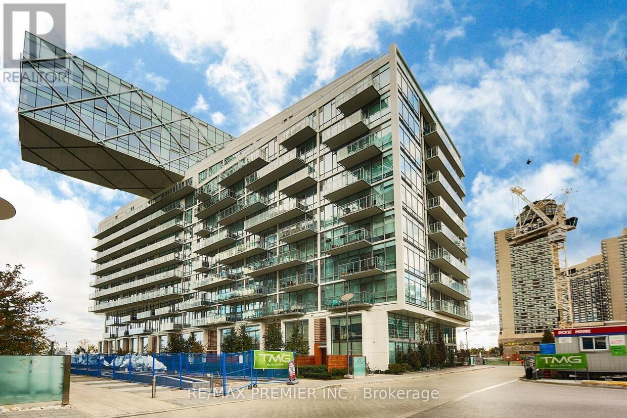 Primary Photo - 29-429 Queens Quay E