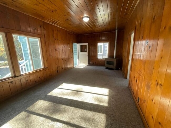 Building Photo - 2 Bedroom Home in the Heart of Camino