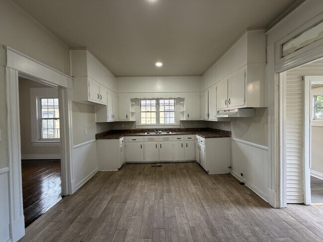 Building Photo - 1814 20th Street Ensley