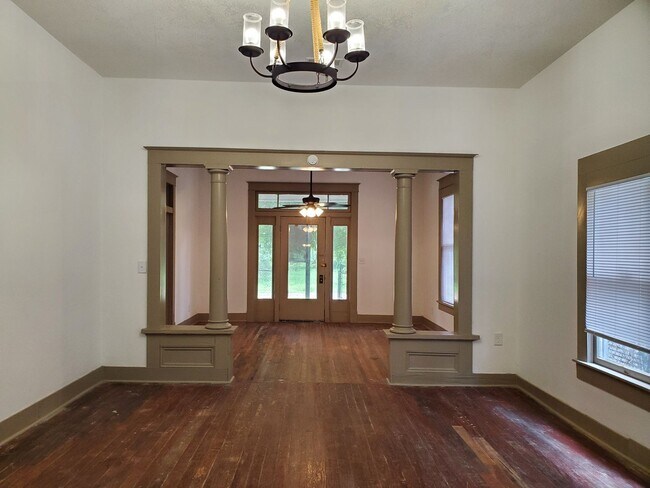 Building Photo - 1779 Liberty Ave, Beaumont TX 77701
