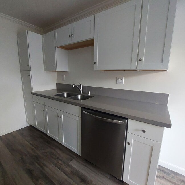 Building Photo - Beautiful  Sylmar Condo