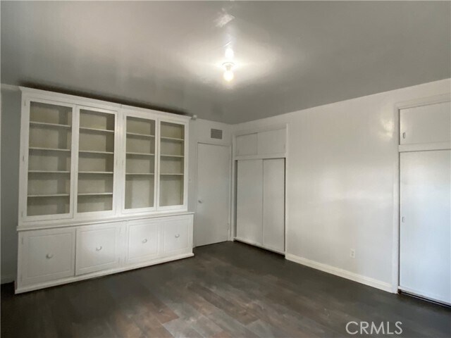 Building Photo - 3096 Valencia Ave