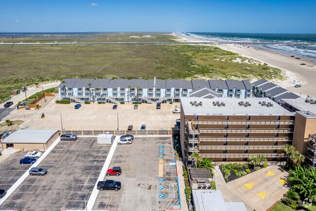 Foto del edificio - El Constatne Beach front Condominiums