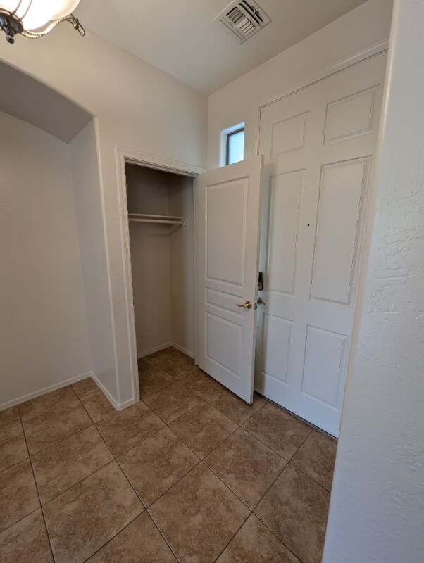 Building Photo - 1575 E Palo Verde Dr