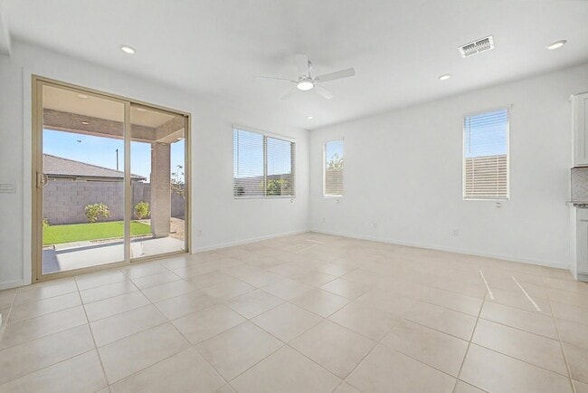 Foto del edificio - 25291 W Hidalgo Ave