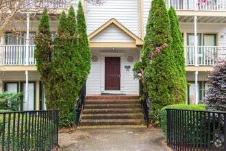 Building Photo - 2011 Quaker Landing