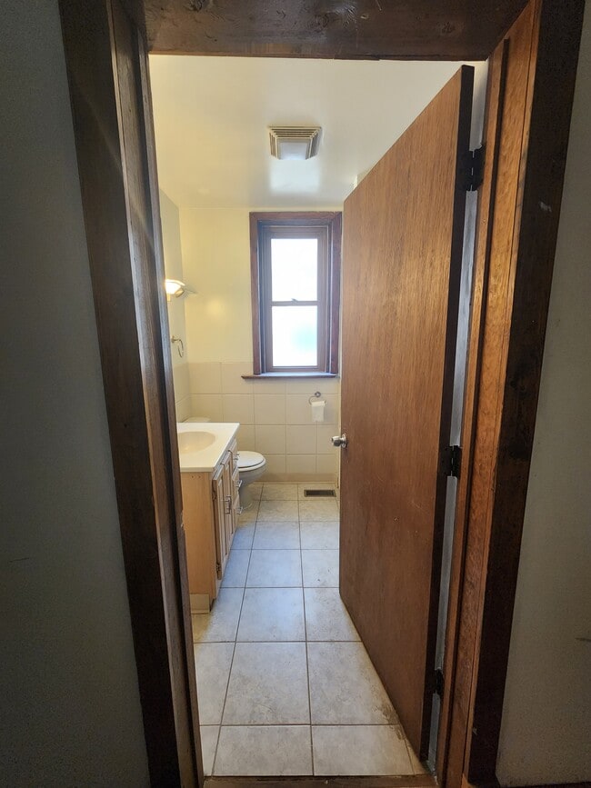 Foto del edificio - 4328 N Kenmore Ave