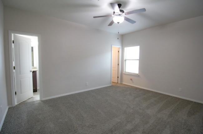Building Photo - 13276 Emerald Isle St