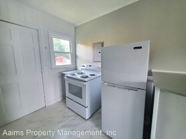 Building Photo - 1 br, 1 bath House - 418 Lake Avenue