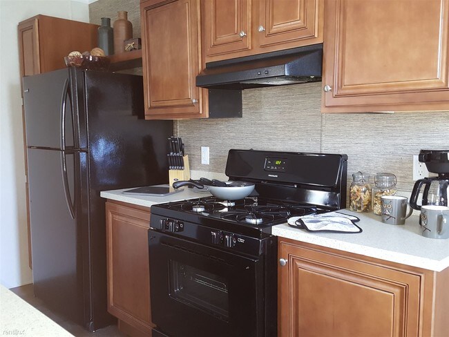 Foto del edificio - 3 br, 2 bath Mobile Home - 909 S Lawrence St