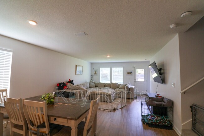 Building Photo - 6724 Paso Fino Dr