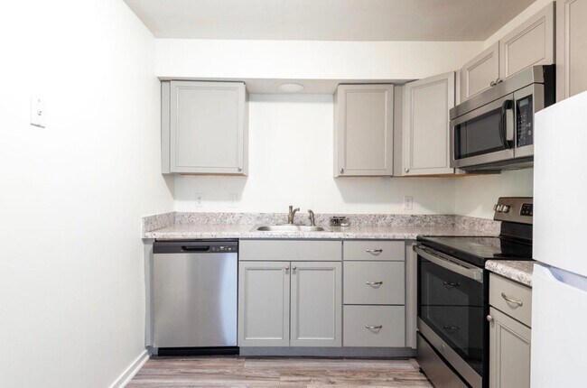 Foto del edificio - 15249 Broadwater Cir