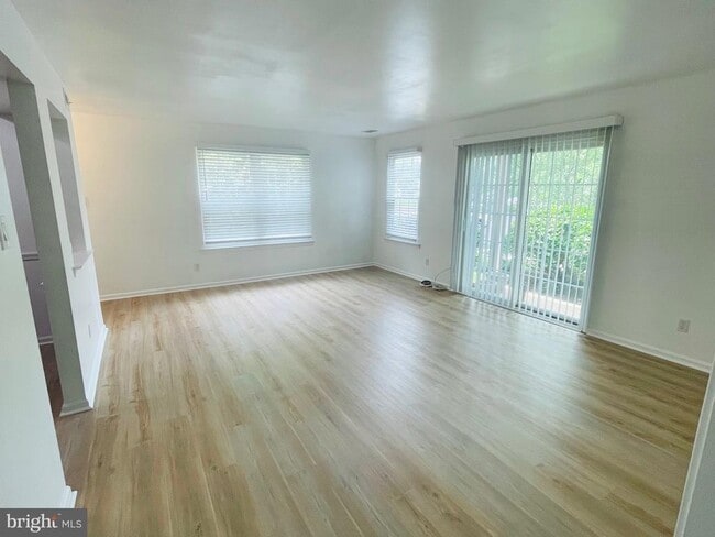 Building Photo - 2608 Beacon Hill Dr