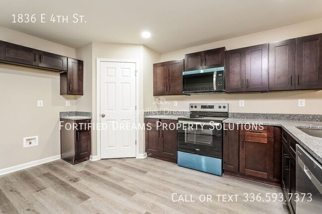 Building Photo - 1836 4th St E