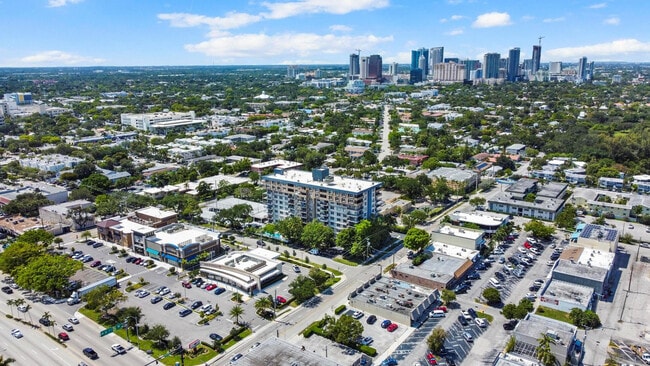 Building Photo - 1625 SE 10th Ave