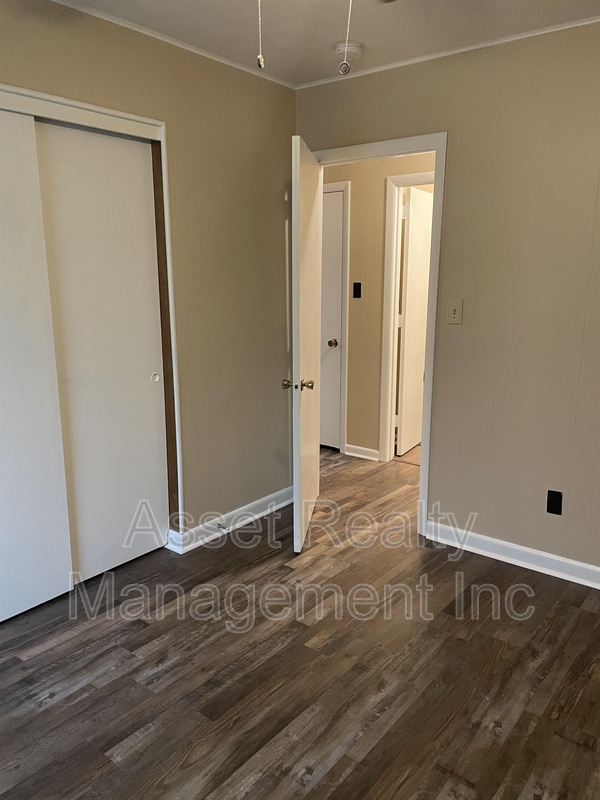 Building Photo - 709 Brookridge Cir SW
