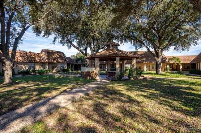 Building Photo - 27 El Rancho Rd