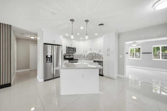 Foto del edificio - 5031 NE 23rd Terrace