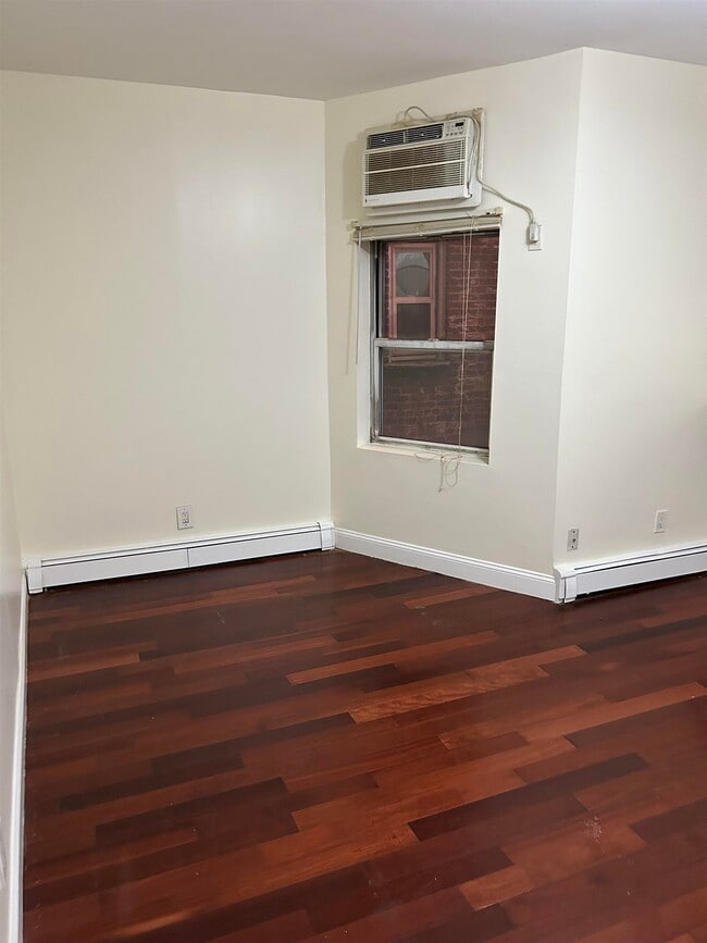 Foto del edificio - 6608 Polk St