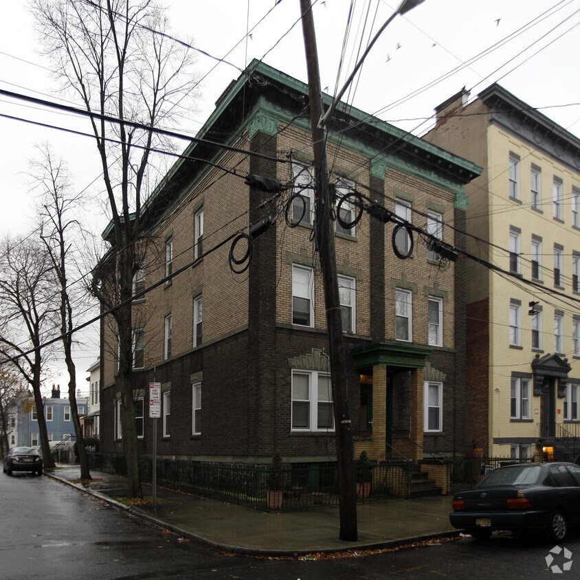 Primary Photo - 135 Booraem Ave