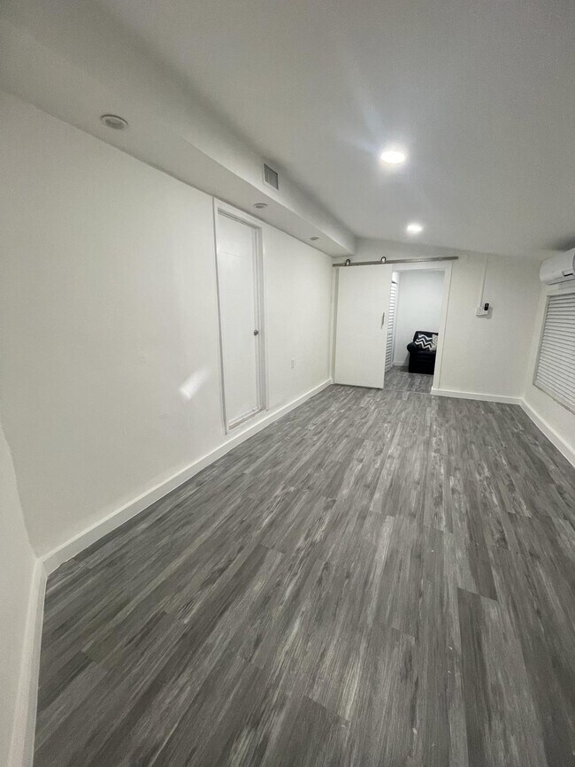 Foto del edificio - 7225 NW 5th St