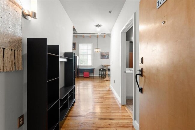 Building Photo - 1756 Liberty Ln