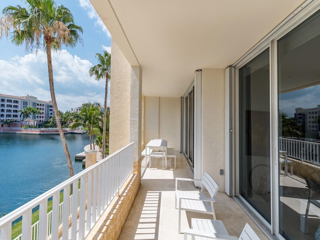 713 Crandon Blvd Unit 304, Key Biscayne, FL 33149 Condo for Rent in